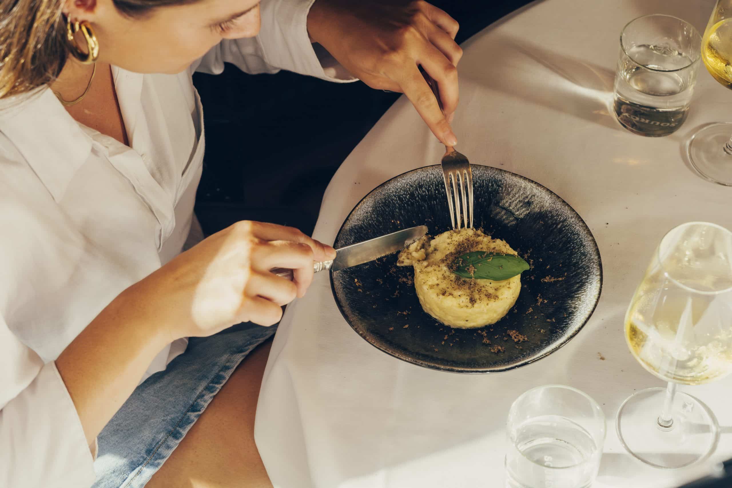 Gerecht bij keizerskroon in Deventer met stadswandeling